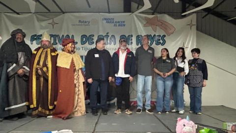 Celebran a menores del CAM el Día de Reyes