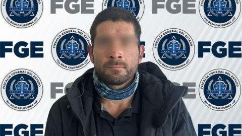 Detienen a hombre por realizar pintas en muros de un centro de salud en Ensenada