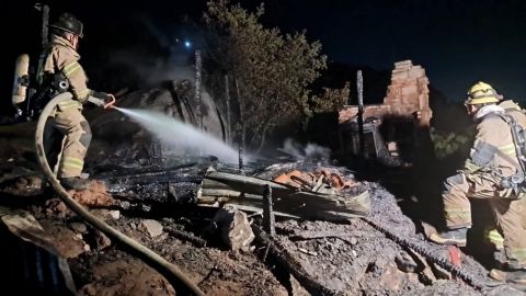Fuego consume vivienda en Rincón Tecate