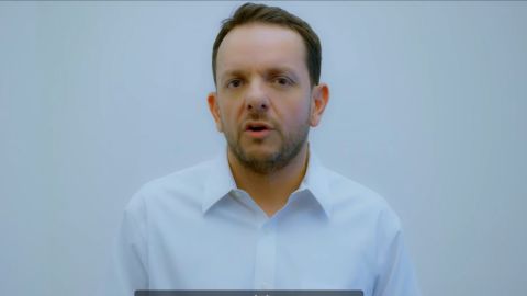 Carlos Torres reaparece y rechaza señalamientos en su contra