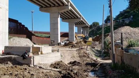 Escuela y viviendas afectadas por construcción del viaducto elevado