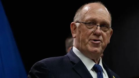 Zar de la frontera ordena retirar a 700 agentes de ICE de Minnesota