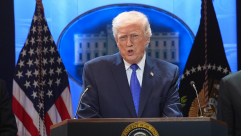 Trump anuncia nuevo arancel global del 10% tras revés de Corte Suprema