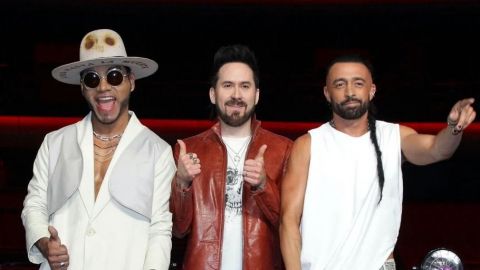 Mario Domm explota contra Samo en concierto de Camila