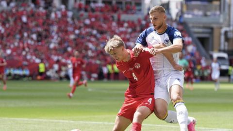 Canadá rescata agónico empate ante Bosnia y Herzegovina en debut