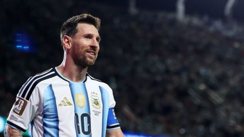 Messi firma triplete y Argentina inicia con autoridad la defensa del título