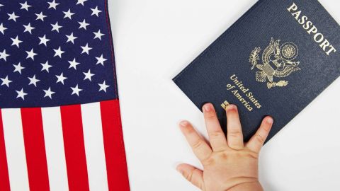 Suprema Corte de EU frena orden de Trump contra ciudadanía por nacimiento