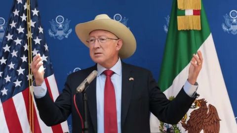 Ken Salazar responde a Sheinbaum: 'La verdad es la verdad' sobre caso 'El Mayo'