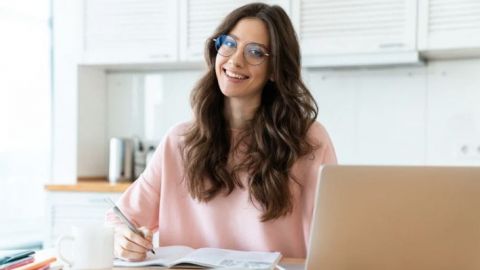 Estudiar una carrera en línea: ¿cómo funciona y qué esperar?