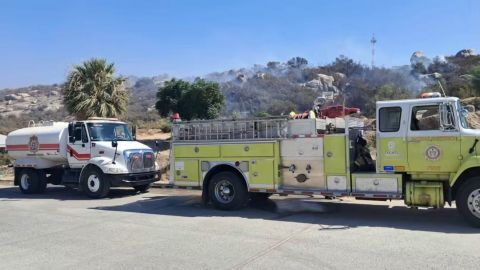 Bomberos atiende atiende fuerte incendio en pastizal