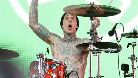 Travis Barker es operado y preocupa a fans de Blink-182