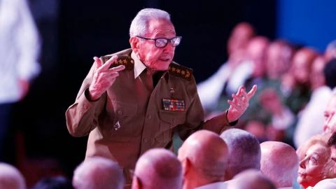 Juez emite orden de arresto a Raúl Castro por derribo de avionetas de EU