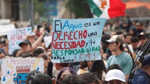 Protesta por agua limpia termina con incendios y destrozos en Guadalajara